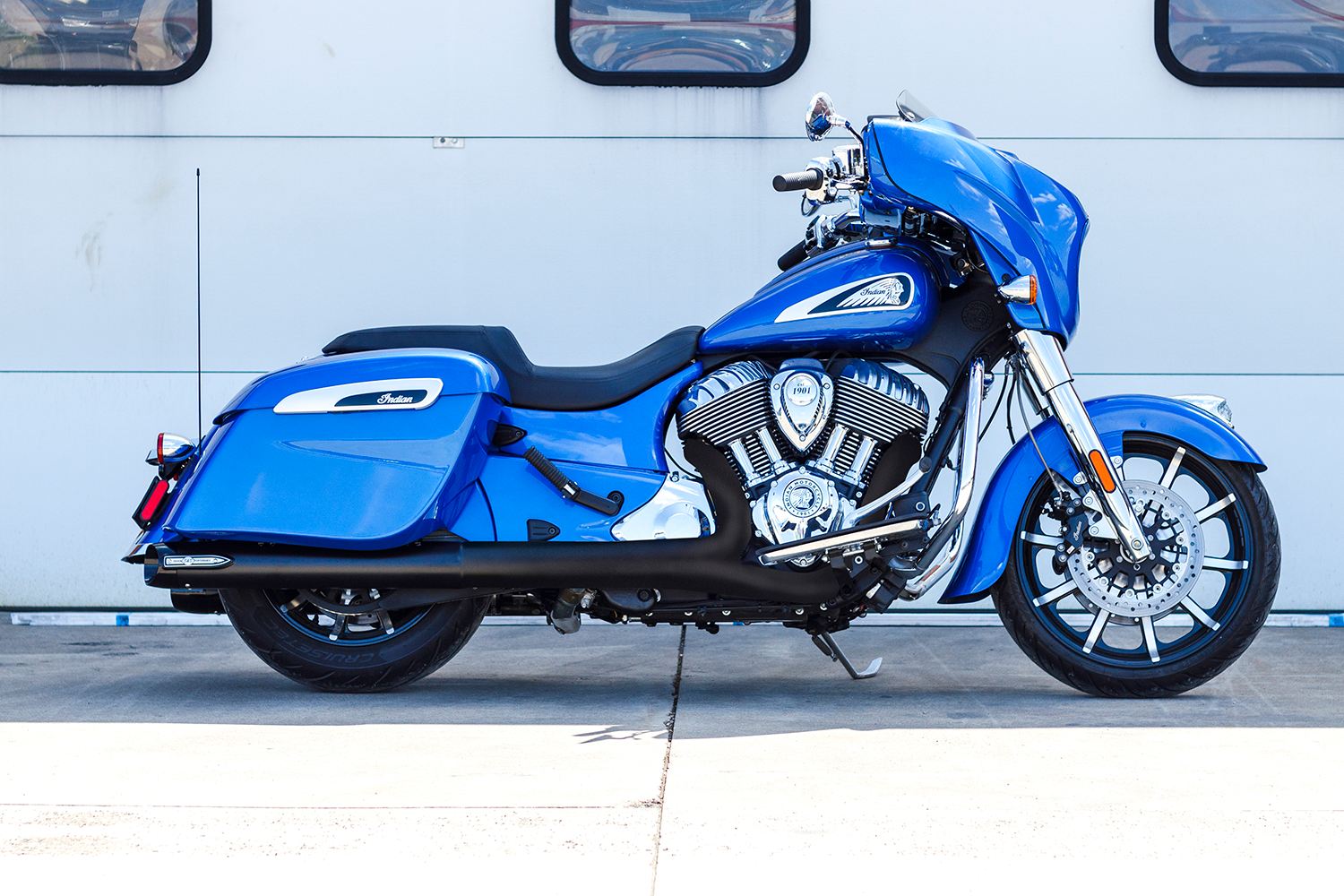 4" Broadhead Slip-On Mufflers - Slash Cut - Black