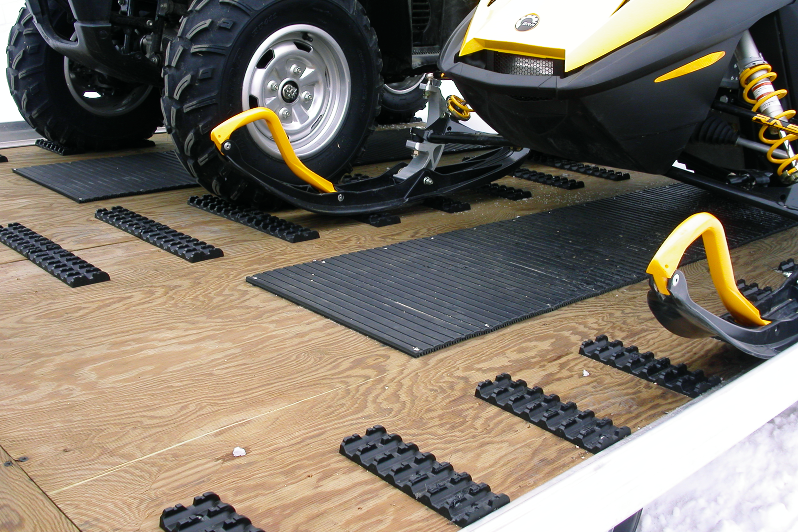 CALIBER Trailer Grip Glides - 3902-0057