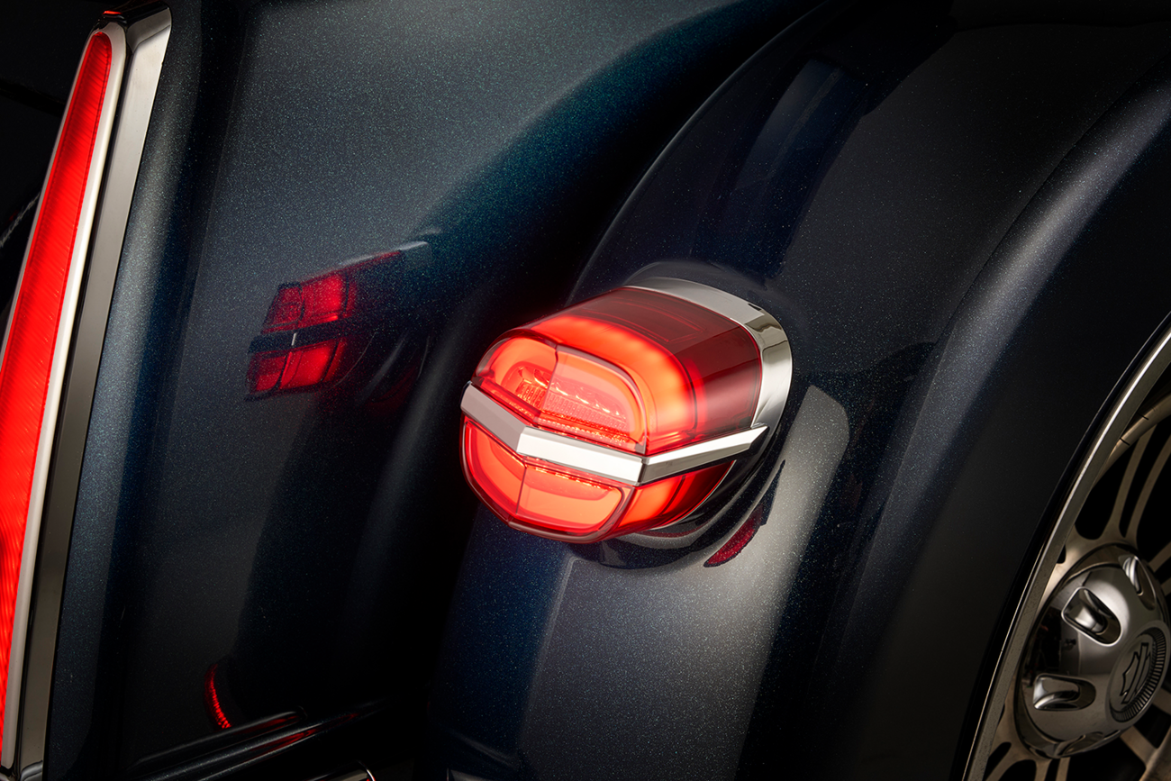 CIRO Taillights - Light Smoke Lens / Tri Glide 2010-1525