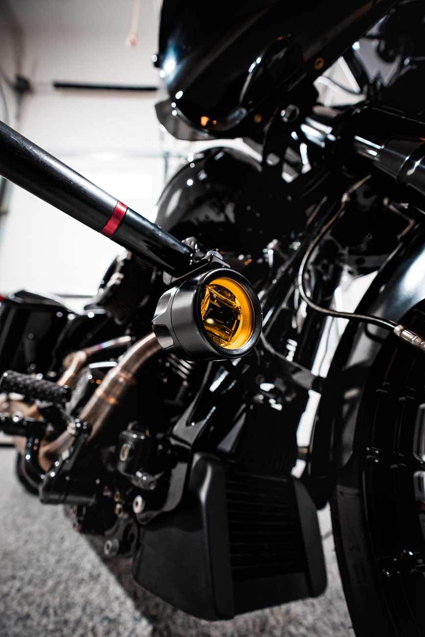 CUSTOM DYNAMICS Fog Light - Black / Yellow Lens / Universal 2001-2584