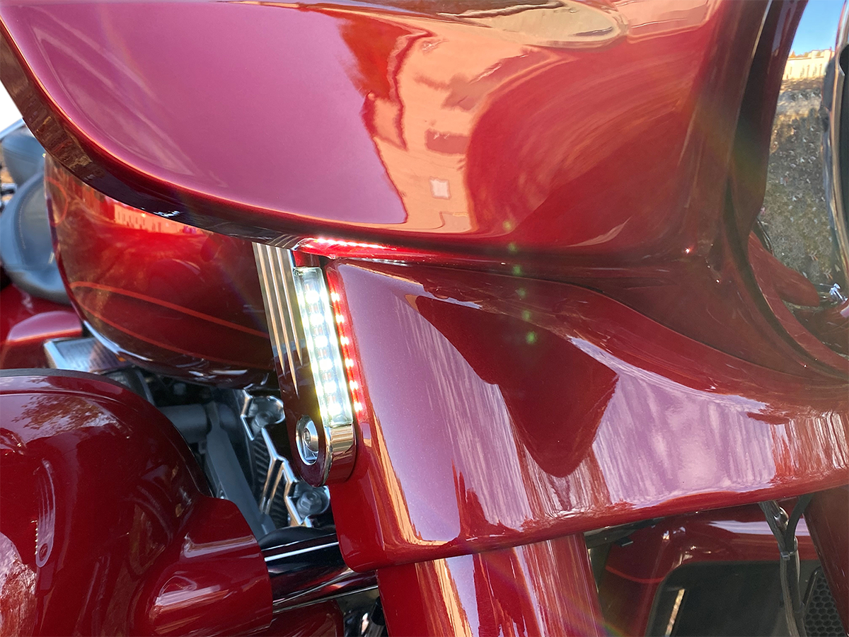 CUSTOM DYNAMICS Light Strip - Chrome 2040-2833