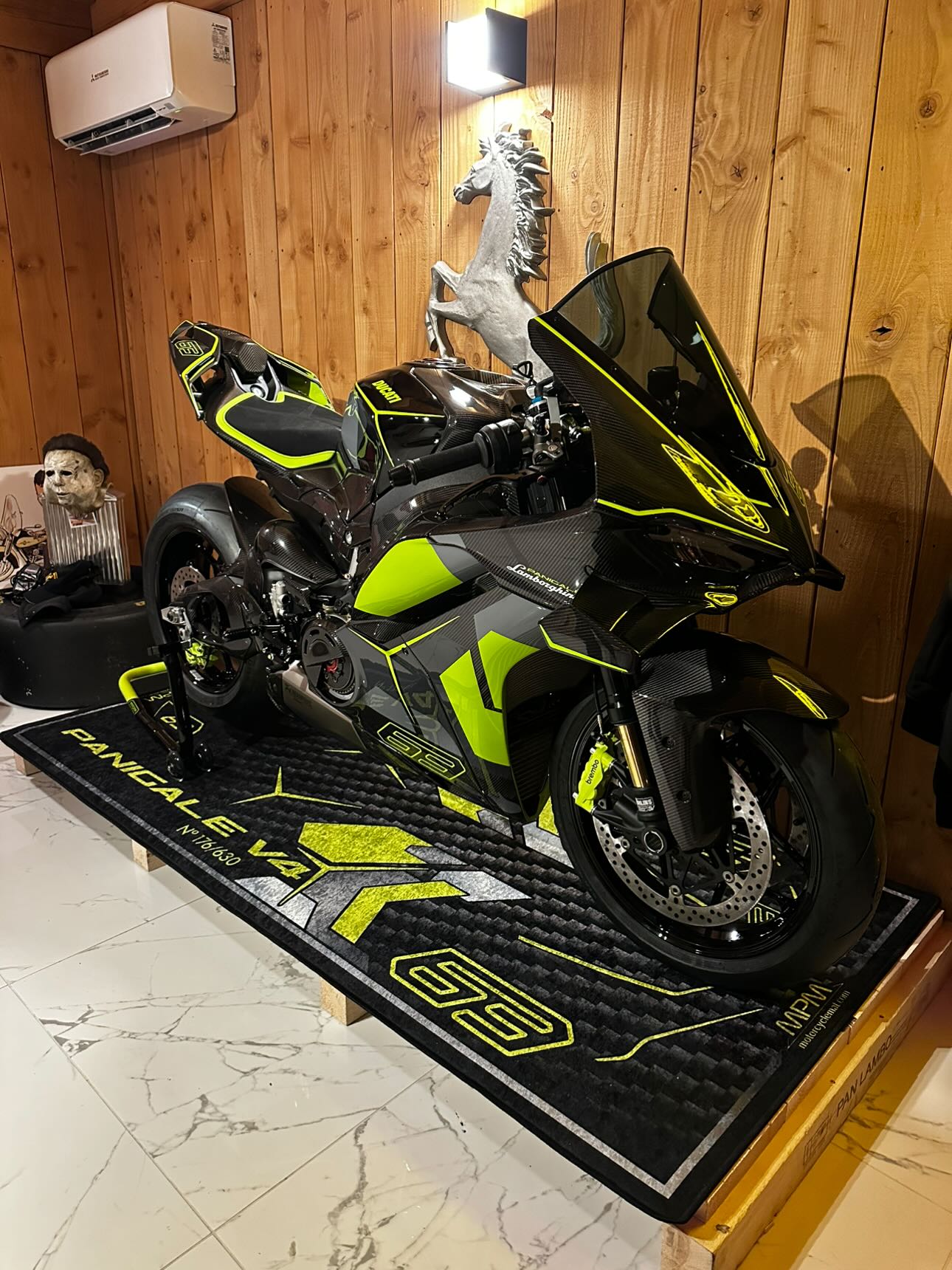 MPM Motorcycle Mat for Ducati Panigale V4 Lamborghini - MM4200