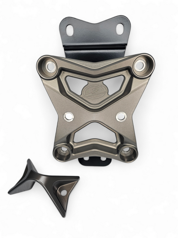 Elektric Off Road Elektric Offroad 2022+ Can Am X3 Maverick 10 Bolt Radius Rod Plate With Pull Hook (Gun Metal) - RRP210015