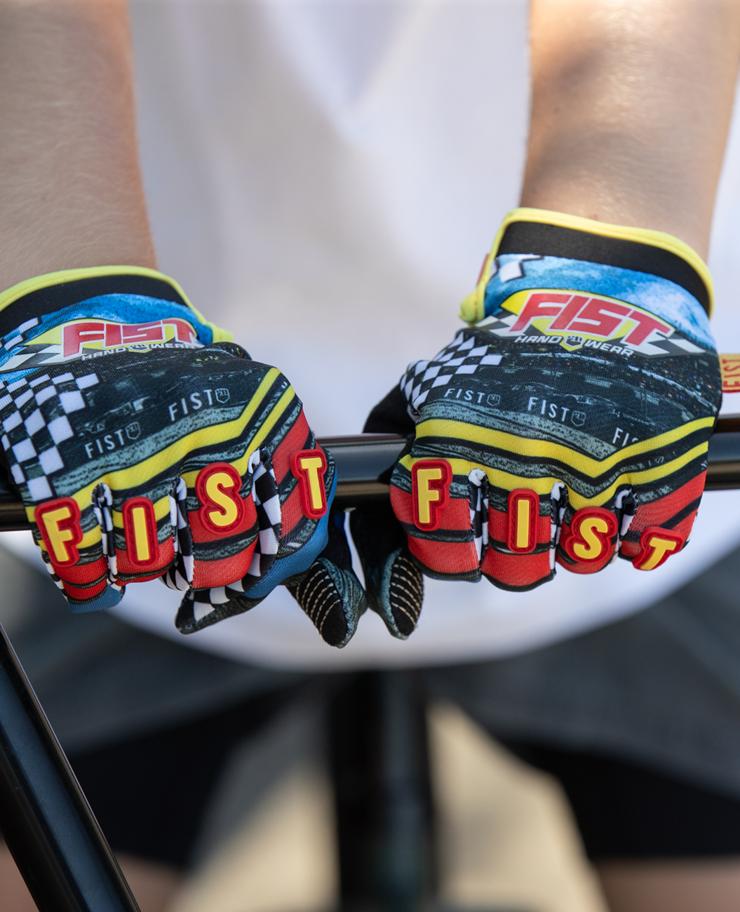FIST HANDWEAR Youth Strapped Speedway Gloves (Ages 8-14)