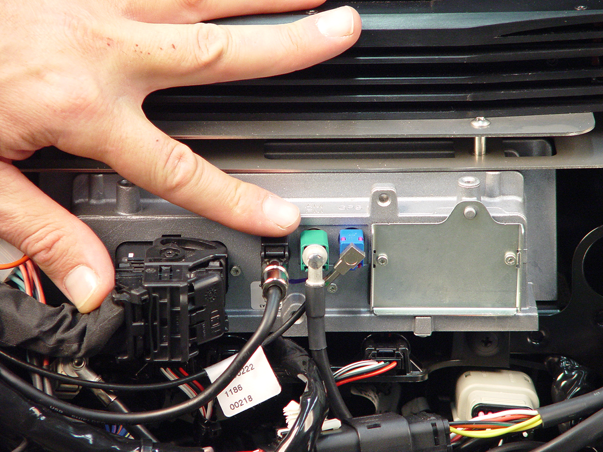 J & M Passive Flexpower™ Hide-Away AM/FM/WB Antenna