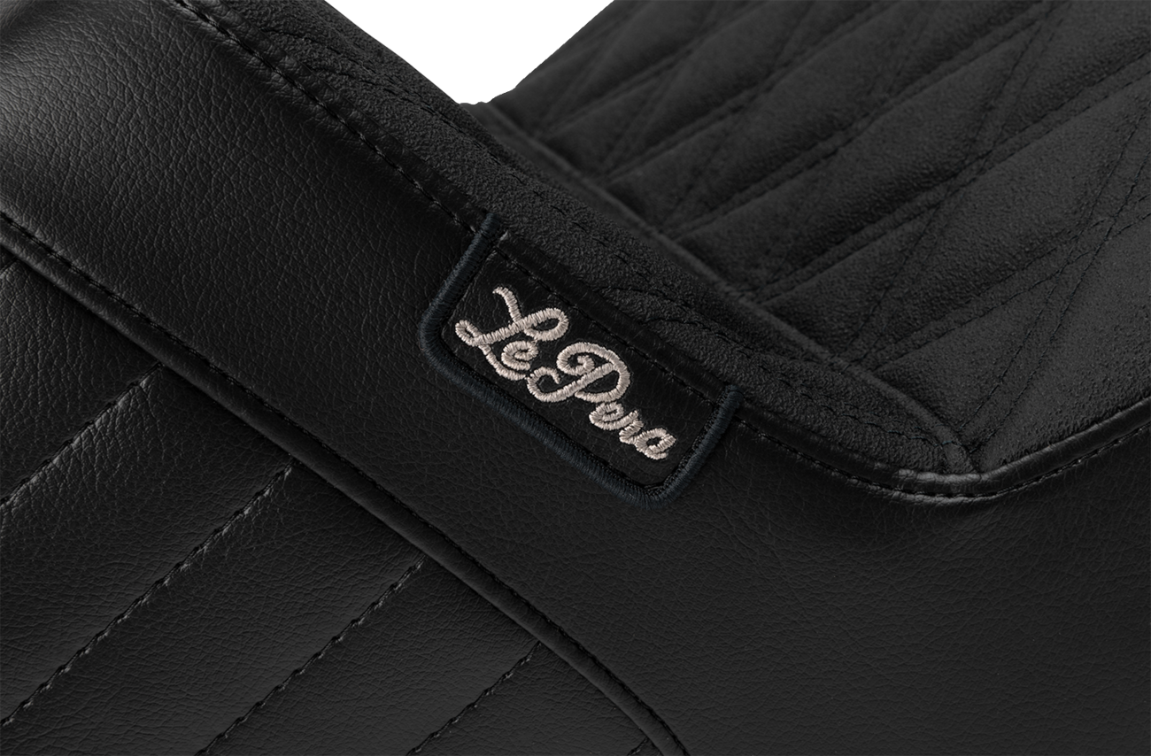 LE PERA Kickflip Seat — Double Diamond/Gripper - Kickflip Seat / Double Diamond Stitch w/ Gripp Tape / FLH/FLT '23-'25 0801-1867