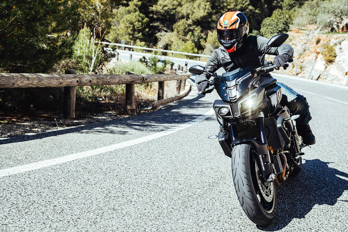 METZELER Sportec™ M9 RR Tire