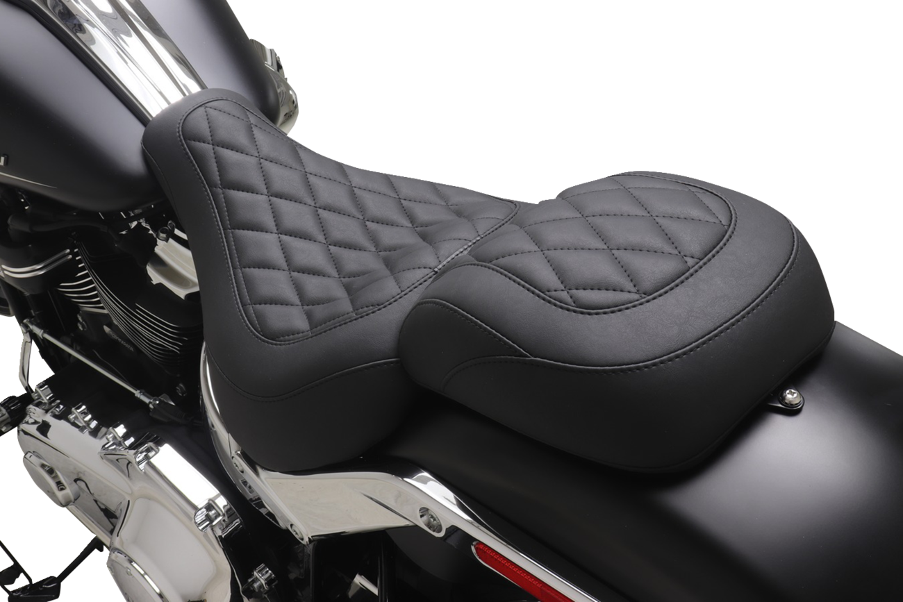 MUSTANG Wide Tripper™ Solo Seat