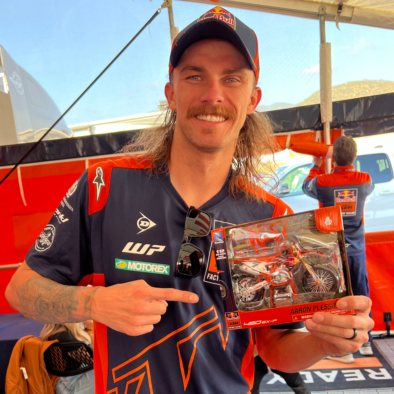NEW RAY TOYS Red Bull KTM 450 SX-F