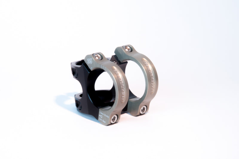 Renthal Apex 35 Handlebar Clamp 33 mm. - STM117-BKAG