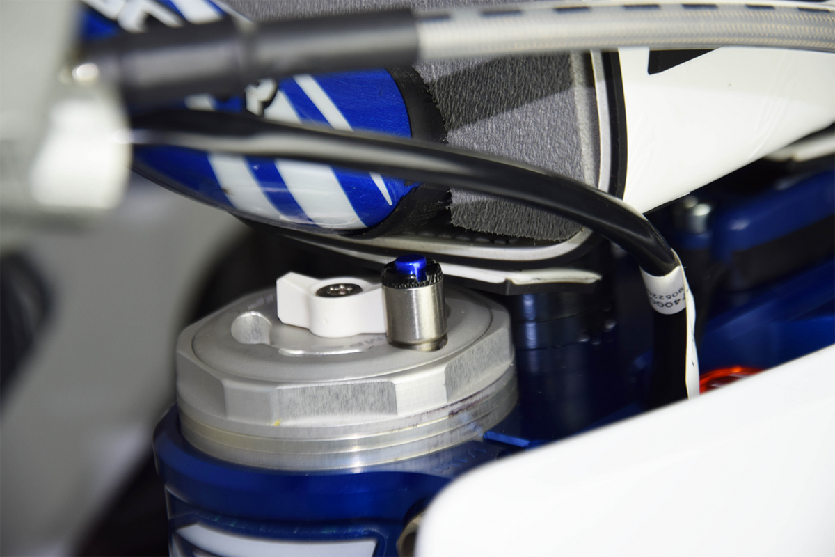 SCAR RACING Fork Air Bleeders