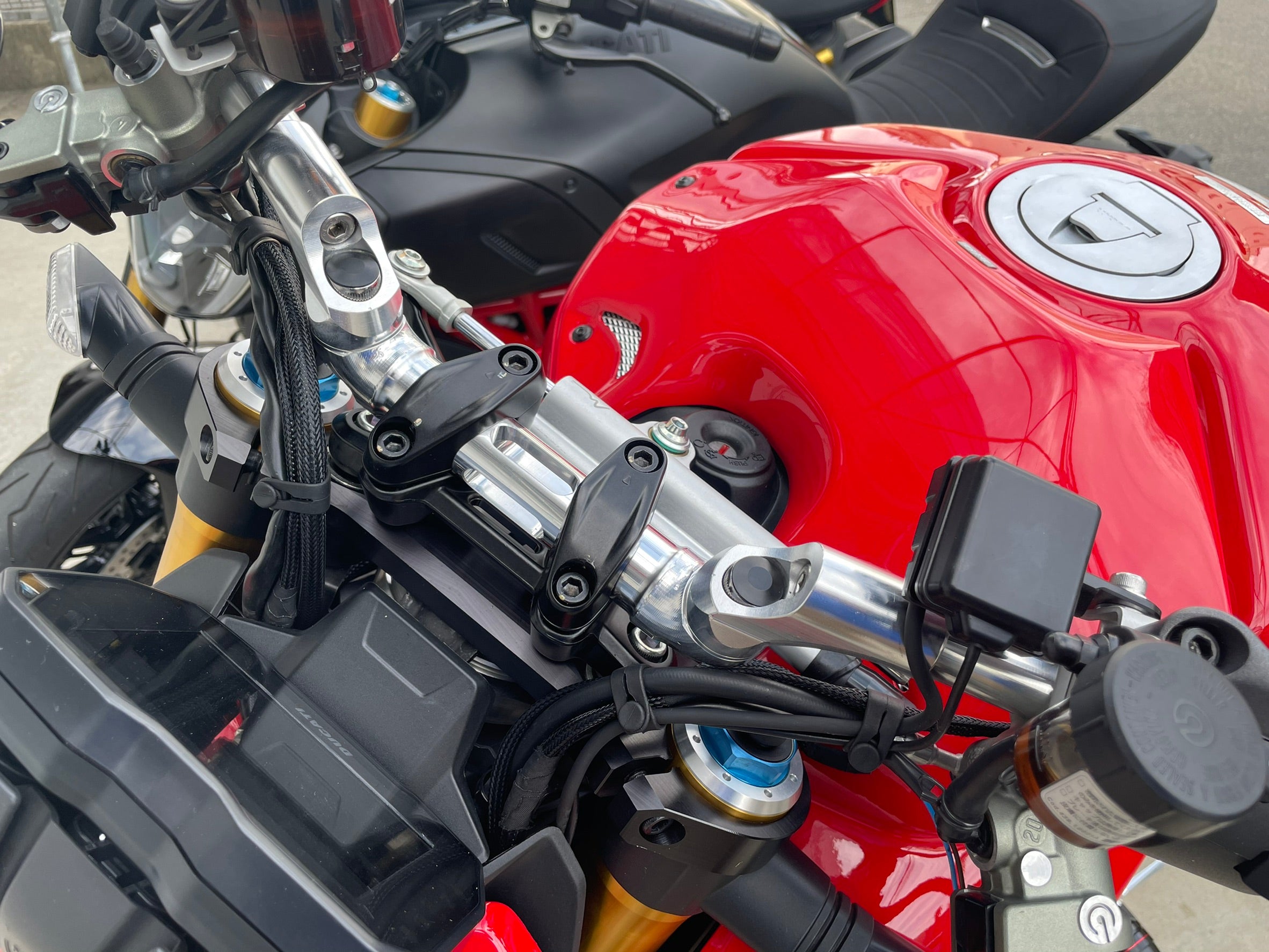 AELLA Aluminum Variable Handlebar (Streetfighter V4 / S 20-24)