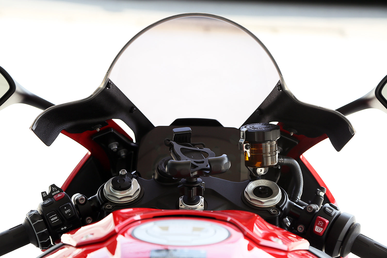 AELLA Carbon Fiber Trim Racing Windscreen For the BMW S1000RR (2019+) and M1000RR (21-22)