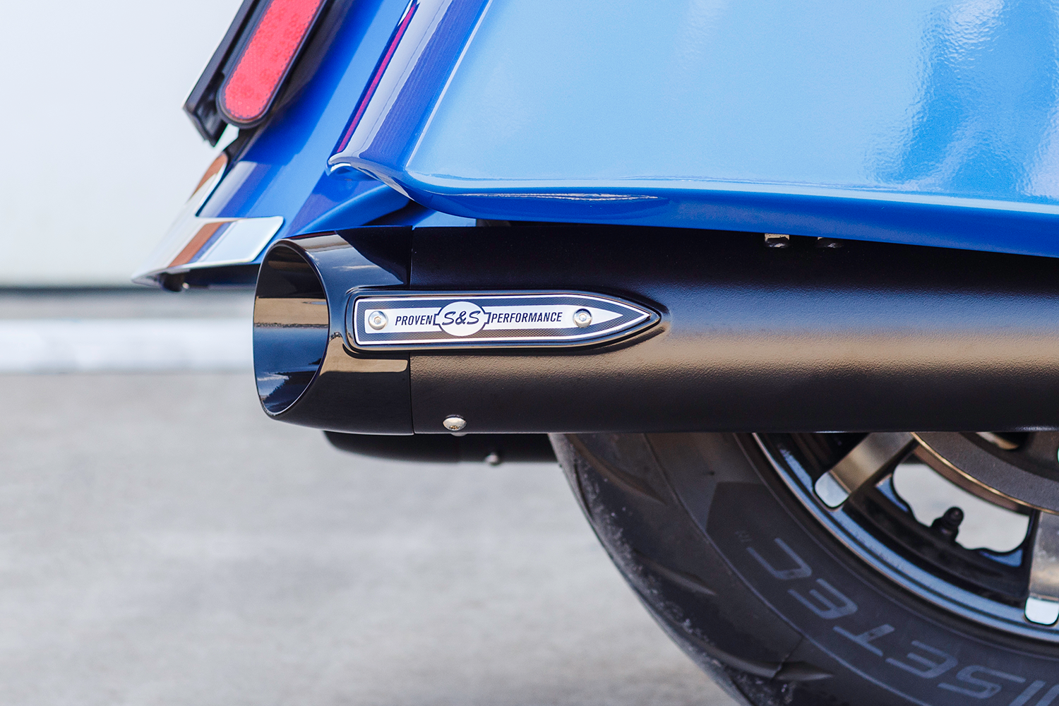 4" Broadhead Slip-On Mufflers - Slash Cut - Black