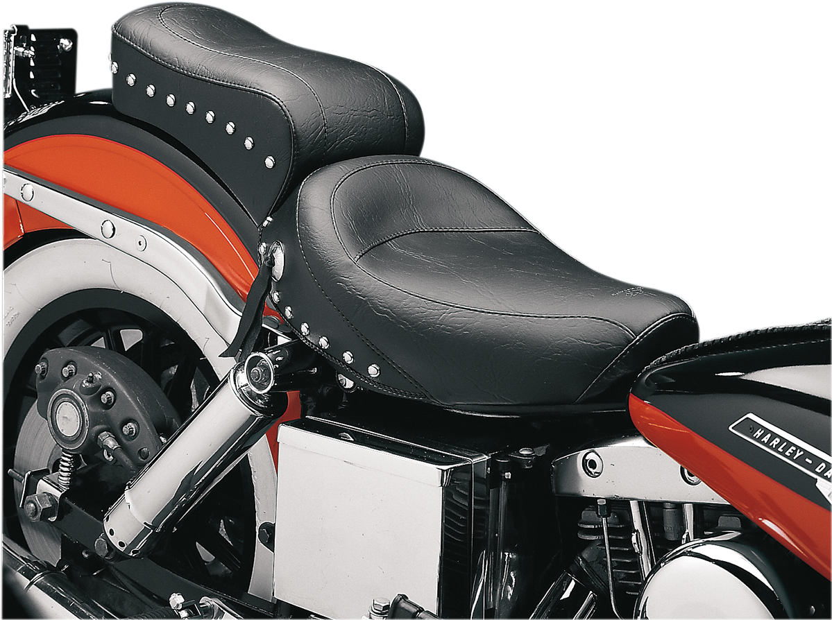 MUSTANG Studded 2-Up Seat