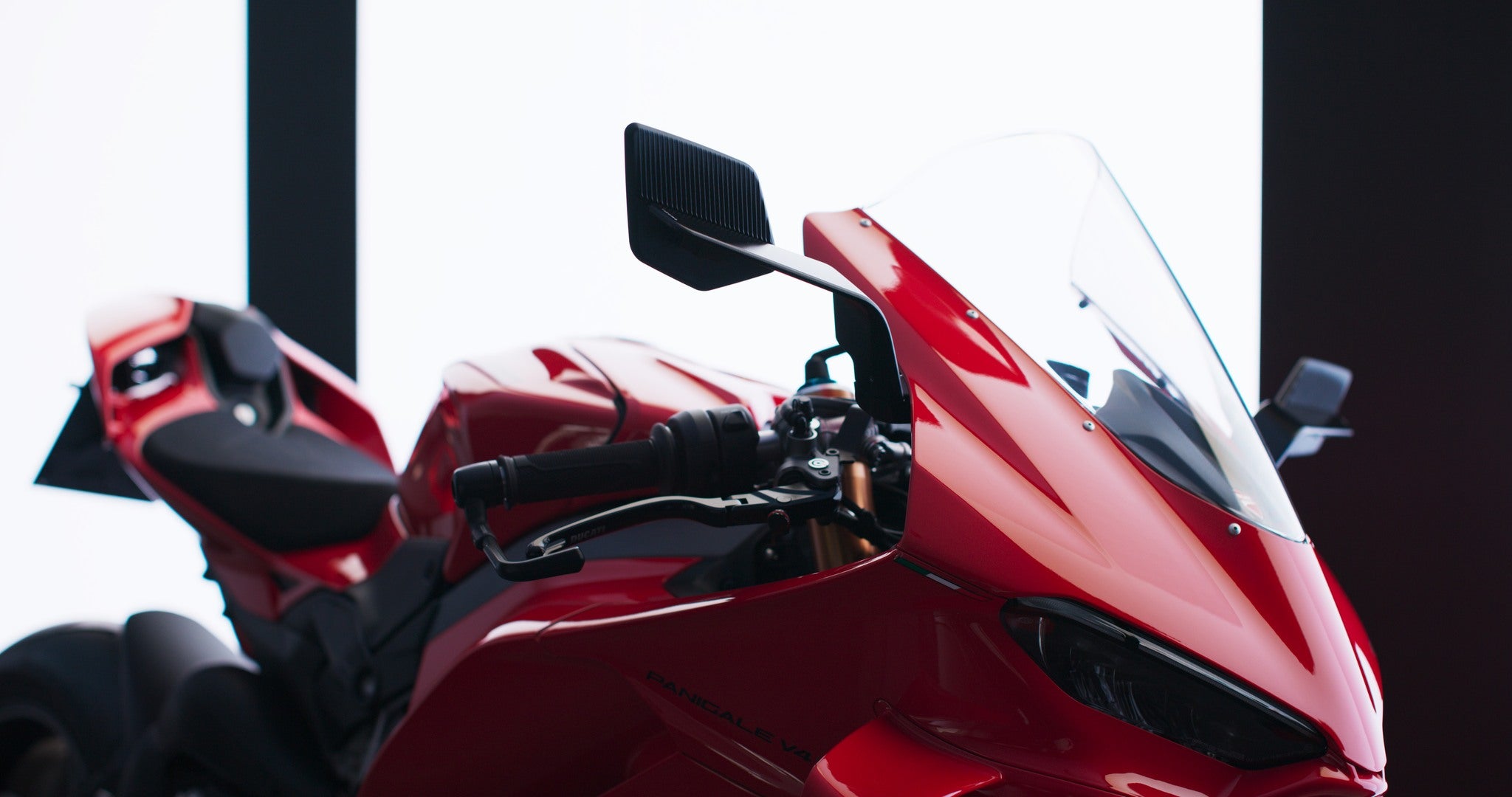Rizoma Stealth Max Mirrors for the Ducati Panigale V4 (2025+)